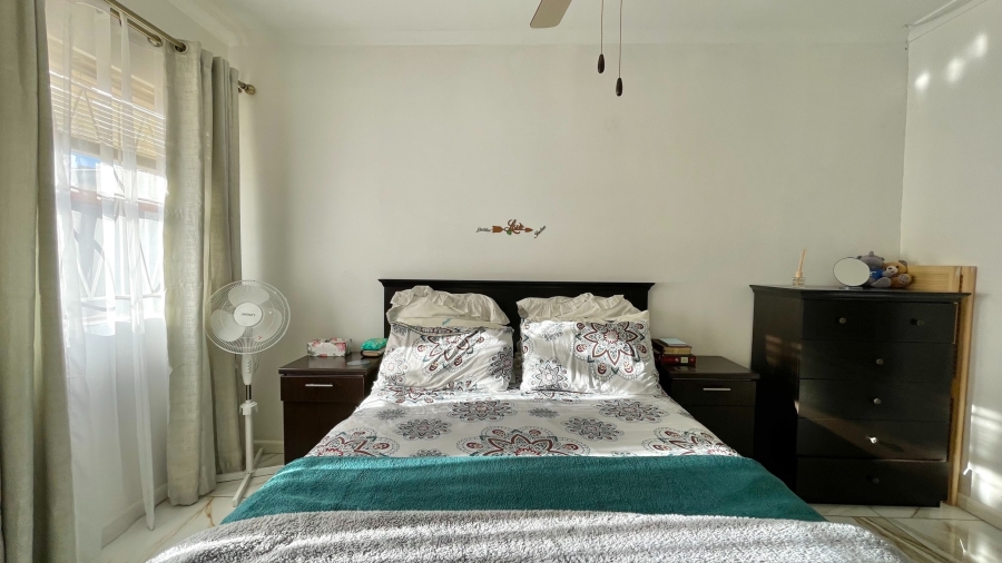 4 Bedroom Property for Sale in Gordons Bay Central Western Cape